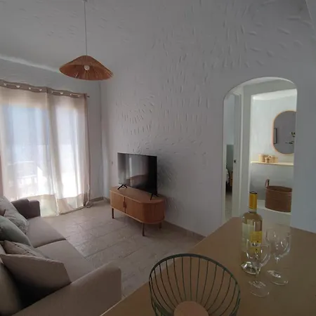 Con Jardin Privado Junto Al Yumbo Apartamento