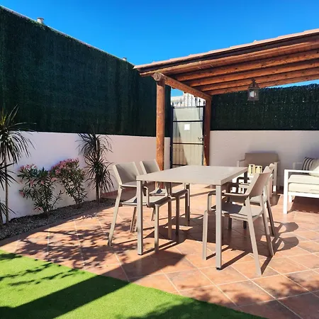 Con Jardin Privado Junto Al Yumbo * Playa del Inglés