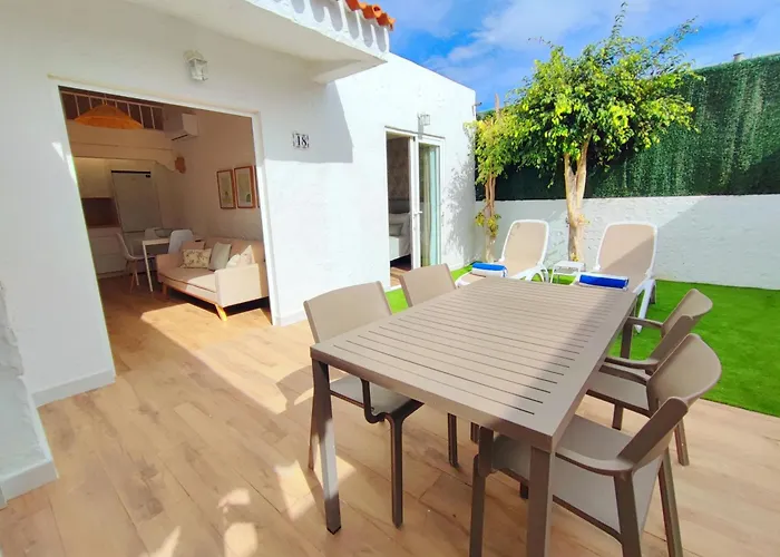 Con Jardin Privado Junto Al Yumbo شقة *